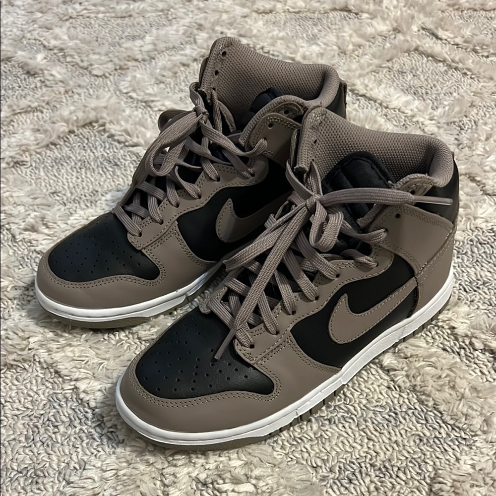 Nike Dunk High Moon Fossil